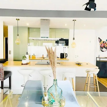 Urban Two Bedroom In Luxemburg