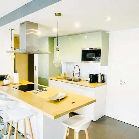 Urban Two Bedroom In Lägenhet