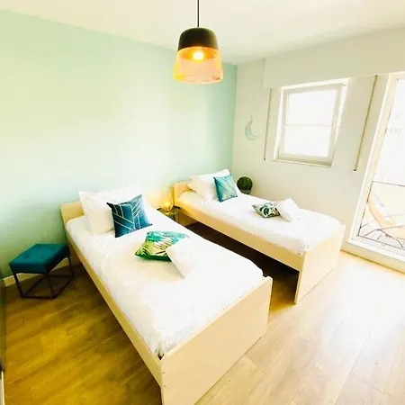 Urban Two Bedroom In Luxemburg