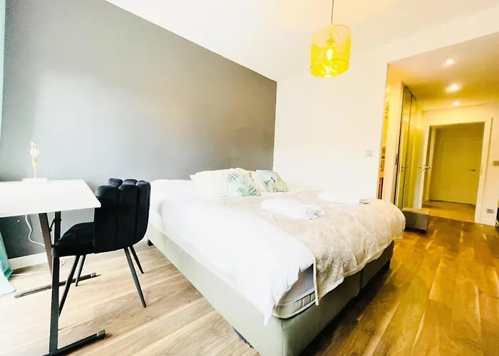 Urban Two Bedroom In Luxemburg